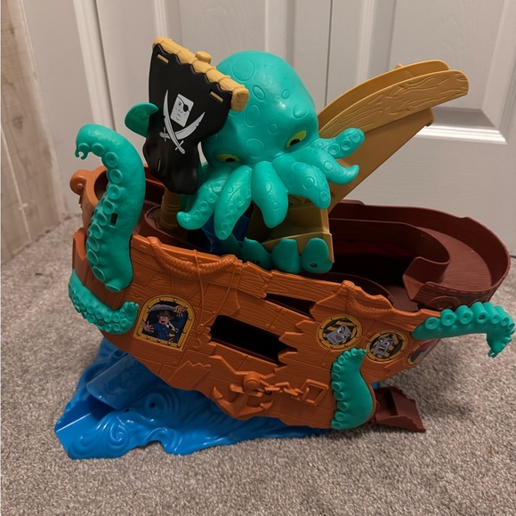 {Thomas the train} toy bundle - Picture 3 of 16